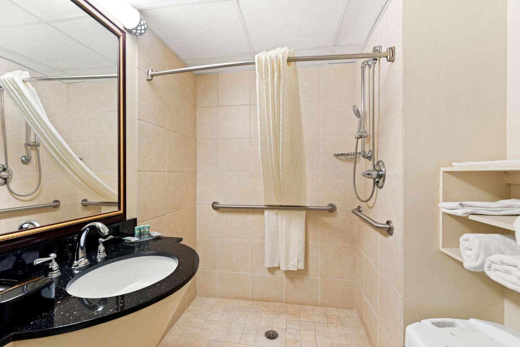 Western Riverside 3* Macon