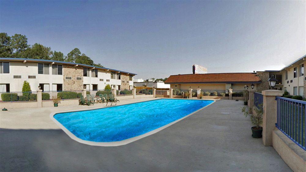 Western Riverside 3* Macon