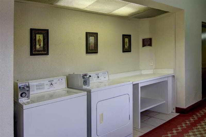 Western Riverside Hotel