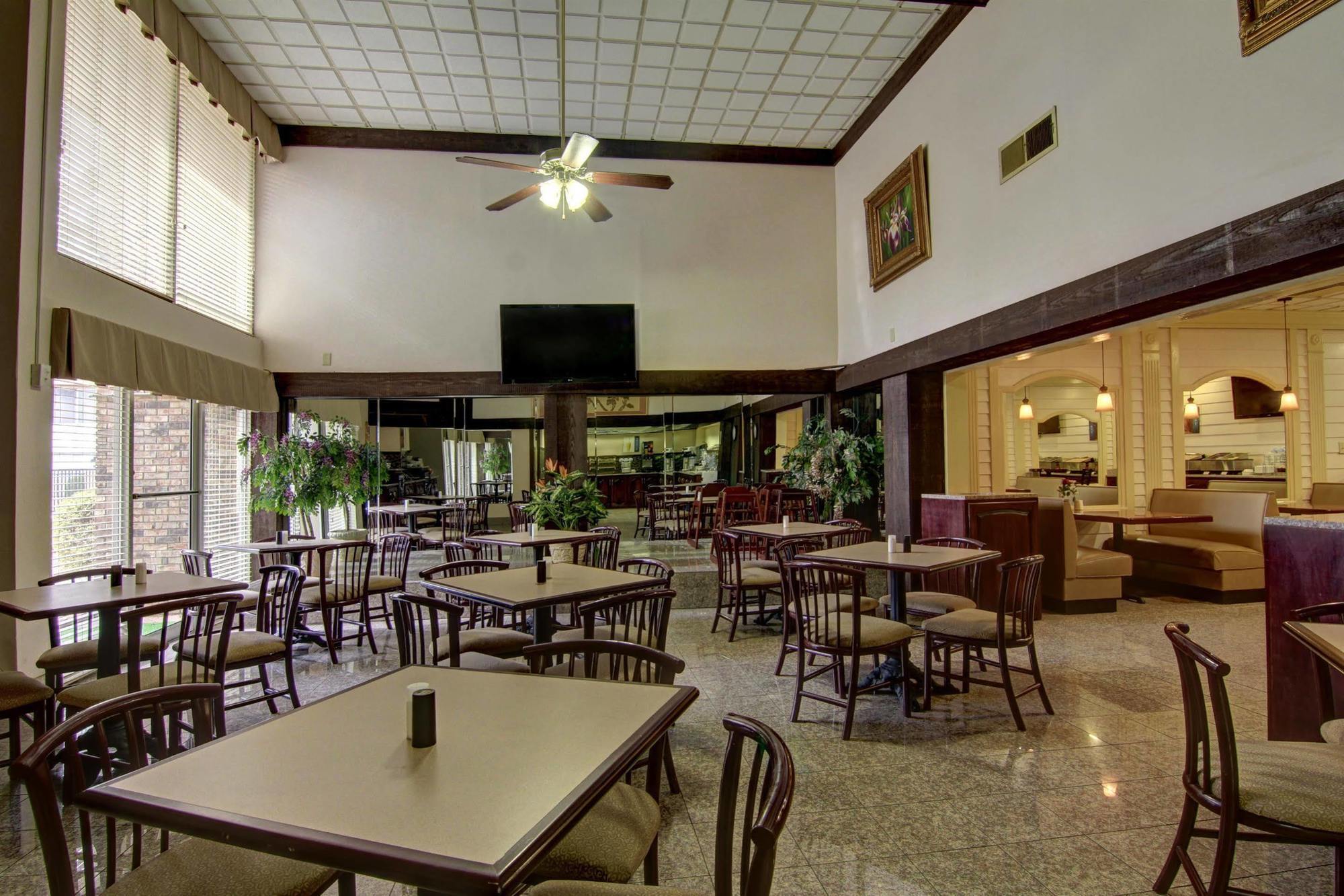 Hotel Western Riverside